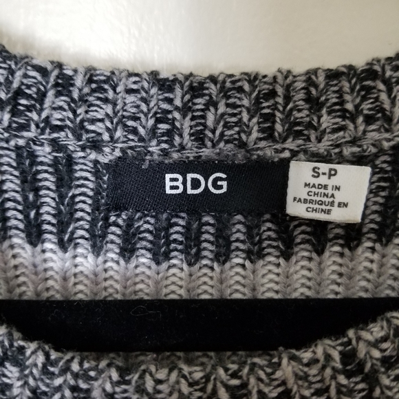 BDG gray buffalo plaid elbow patch long sleeve sweater tunic - Picture 10 of 11